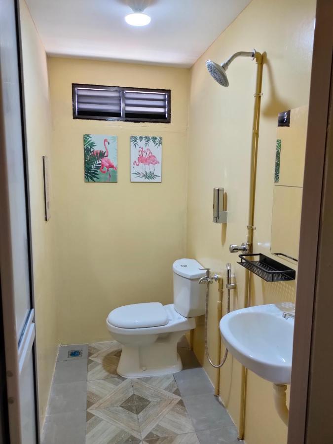 Aleesa Roomstay Pasir Puteh Exterior foto